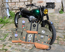 Charger l'image dans la galerie, Sac de Voyage Polochon 24H - Kaki, Personnalisable et Élégant en Coton avec Patch - LÉGENDE