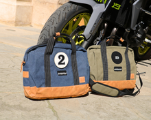 Charger l'image dans la galerie, Sacoche Multimédia 24H - Bleue, Personnalisable pour Ordinateur avec Patch - LÉGENDE