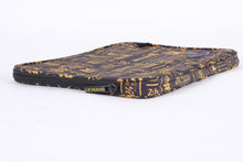 Load the image into the gallery, Housse Ordinateur 24H - Rembourrée et Imprimée 35 x 25 x 2.5 cm - CENTENAIRE