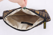Load the image into the gallery, Pochette Trousse 24H - Design Imprimé et Pratique 22 x 15 cm - CENTENAIRE
